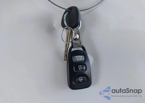 2013 Hyundai Elantra Limited from USA, damaged, VIN 5NPDH4AE2DH284123